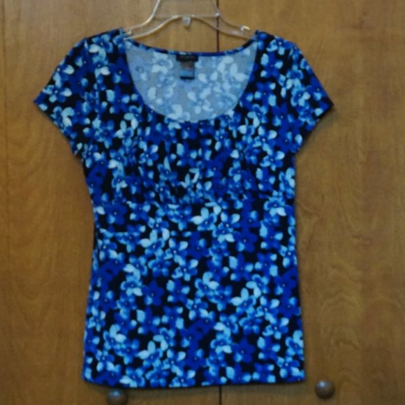 Ann Taylor Tops - Ann Taylor Blue Floral Short Sleeve Top
